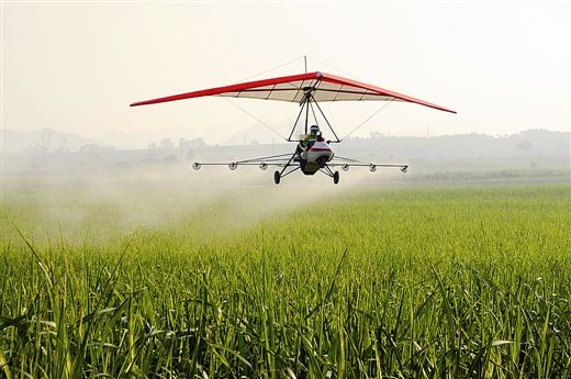 Como é aplicada a sílica precipitada em produtos agroquímicos?